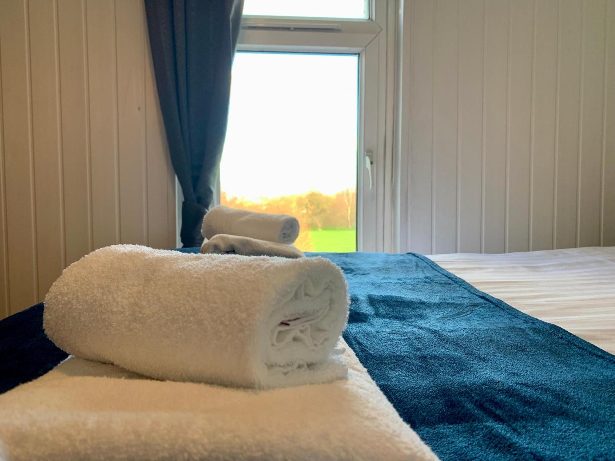 Cheerful - 3 Bed - Serviced Accommodation - In Heart Of Northumberland - Sleeps 6 Bebside エクステリア 写真